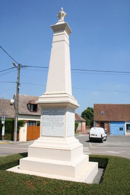 The War Memorial in Haudivilliers (2006)